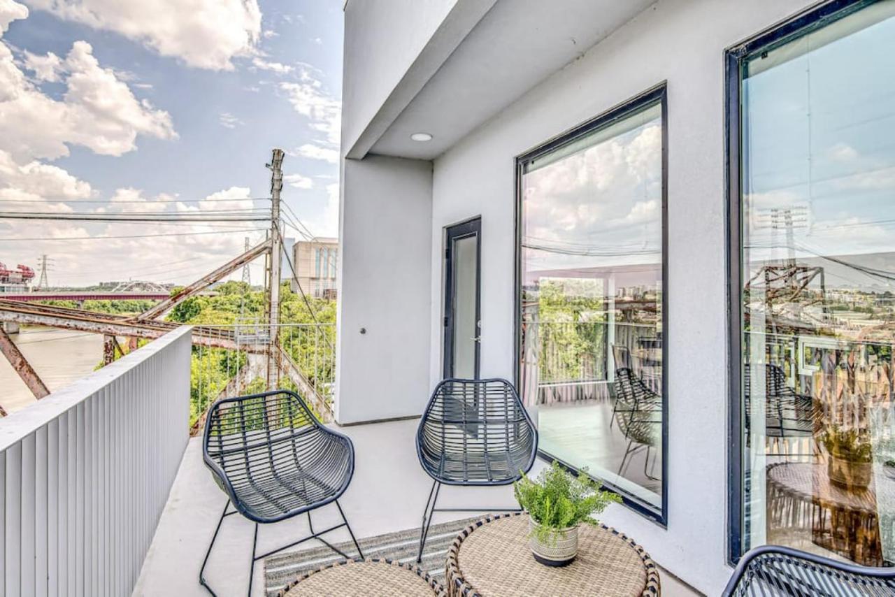 Upscale River View Condo Walk To Downtown And Private Patio Nashville Ngoại thất bức ảnh